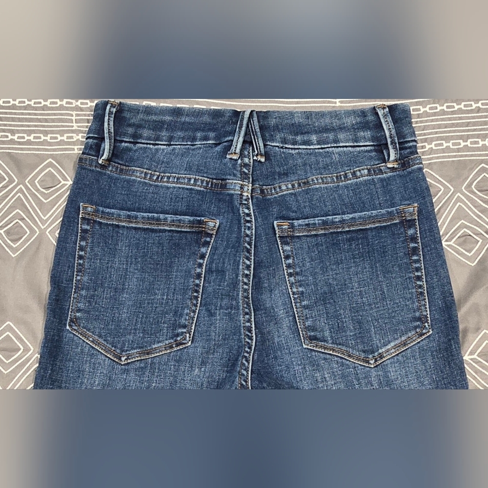 Good American Good Legs Chewed Hem Skinny Jean Size 4/27 - Picture 4 of 7